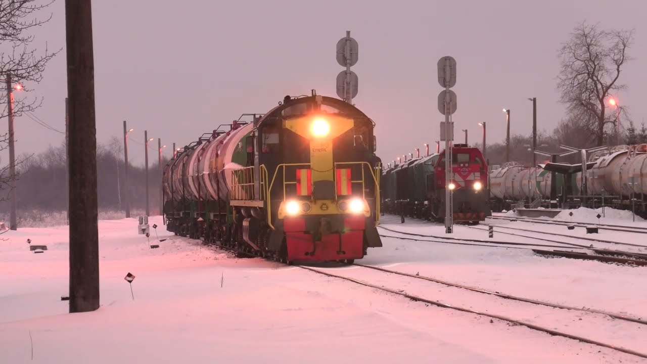 Тепловоз ТЭМ2-6487 на ст. Вайвара / TEM2-6487 at Vaivara station
