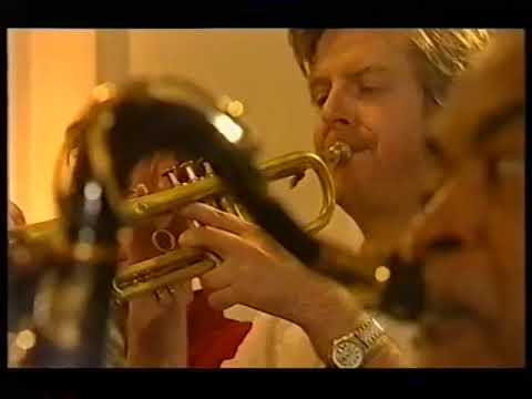 Jools Holland and the Playboys? perform  'Highwire' (2nd theme to Danger Man TV series)  (2001)