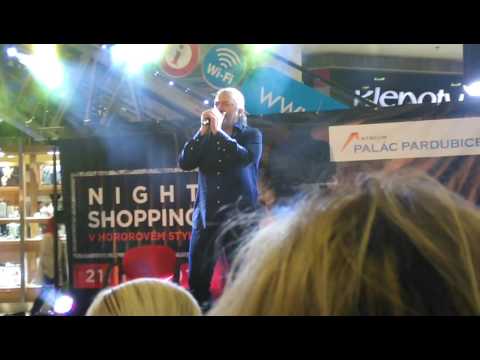 Daniel Hůlka v Atrium paláci Pardubice - 21.10.2016 - píseň Ráj