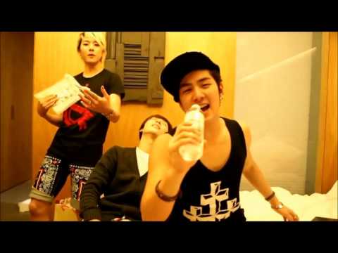 CUT NU'EST MINHYUN SINGING TO B1A4 JALJAYO GOODNIGHT~