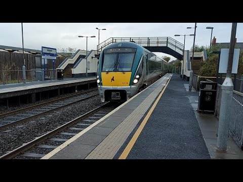 Irish Rail 22000 Class DMU 22136 passing Adelaide. 22/10/22