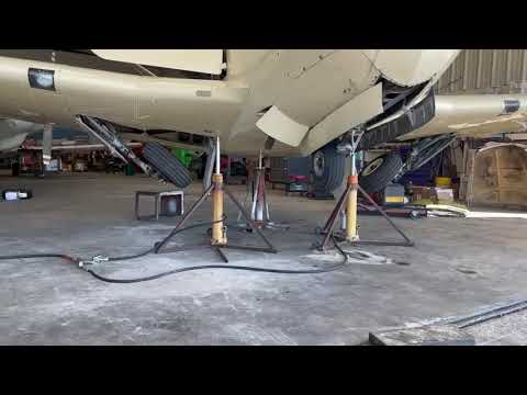 Bonanza gear swings during prebuy inspection!