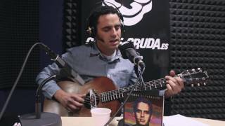 Depedro canta Con toda palabra de Lhasa de Sela en Carne Cruda