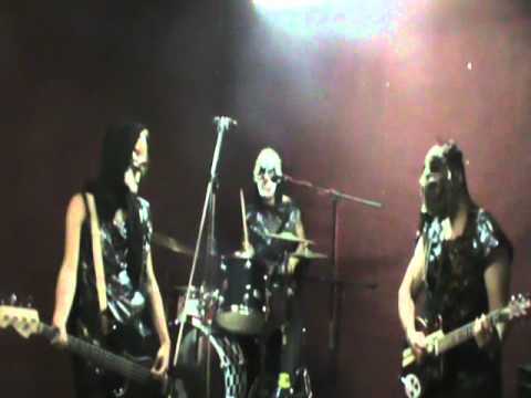 Központi hatalom - pokol kisbusza