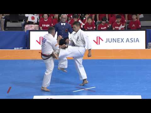 Court2 2ndRound32 man Cristobal David Vidal vs Yuji Shimamoto The 12th World Karate Championship