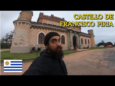 Castillo en PIRIÁPOLIS, departamento de Maldonado, Uruguay en BICICLETA