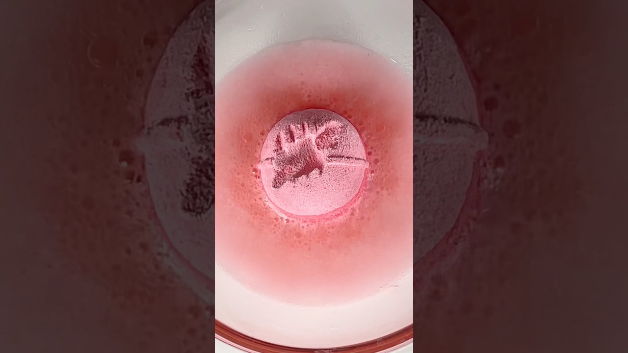 Japanese Bath Bomb!! 😆😆😆 Dec Part1 #shorts #wednesday #wakasun #christmas #suns @AlinaSaito