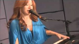 Streetdate Tori Amos Carry 11-2011