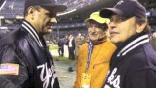 Robin Williams improv for reporters at 2003 World Series