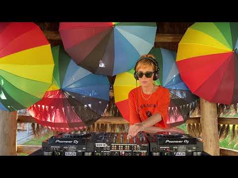 ALINE ROCHA - Sunshades & Sunsets - (Nu disco, Soulful, House)