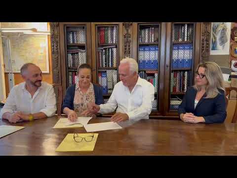 La firma del patto di coalizione fra Pd e M5s a sostegno di Eugenio Giani