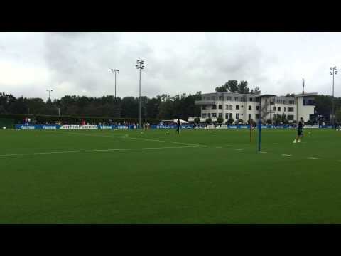 FC Schalke Training: Dribbling und schneller Abschluss