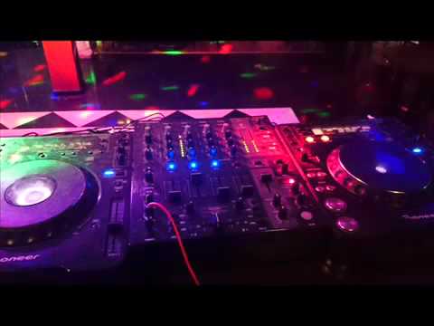 Emrah Karaduman ft. Murat Dalkılıç Kırk Yılda Bir Gibisin