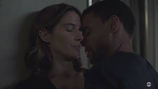 Interracial kiss - Stumptown