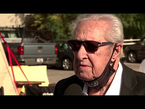 美國二戰老兵接受疫苗注射 (U.S. World War Two veterans receive vaccine)