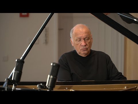 Boris Bloch, piano. F.Chopin. Three Mazurkas & Two Etudes