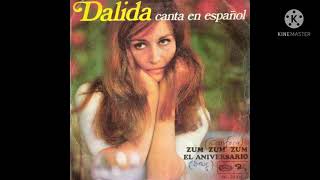 Kadr z teledysku El aniversario tekst piosenki Dalida