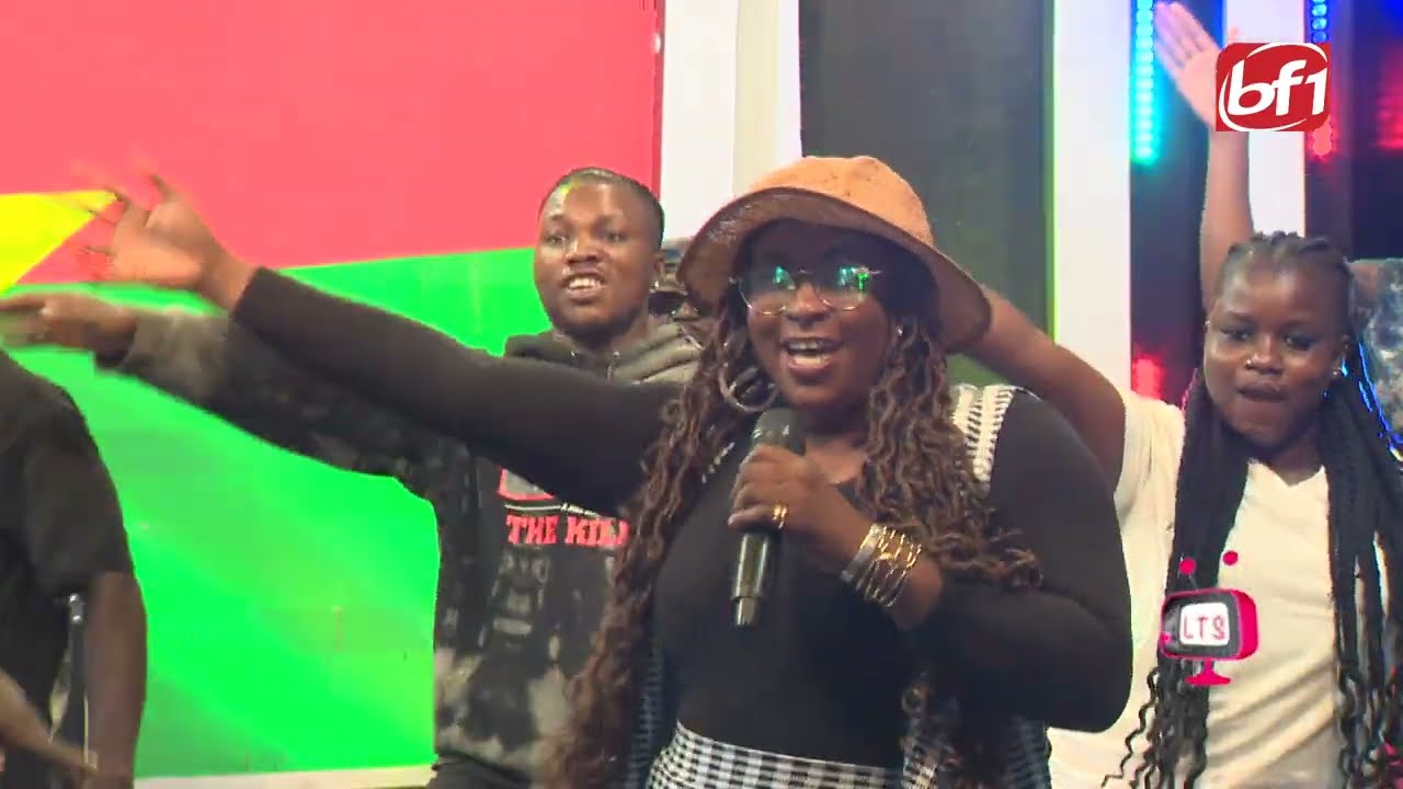 L'artiste Fortuna Lawapan célèbre le Faso en musique sur le plateau de Télé S’amuz#wagali