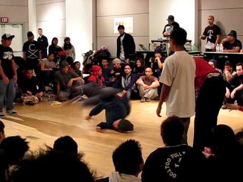 Mango at Fight Before Christmas battle