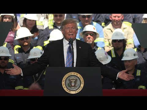 President Donald Trump used an official government speech at a liquefied natural gas export facility to handicap his potential 2020 Democratic opponents and attack the Green New Deal proposal for aggressively cutting carbon emissions. (May 14)