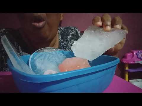 ASMR ICE SOUNDS EATING ICE ASMR SONS COM GELO