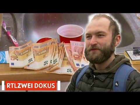 "Ich lasse mich von der Arbeiterklasse finanzieren." | Armes Deutschland | RTL ZWEI DOKUS