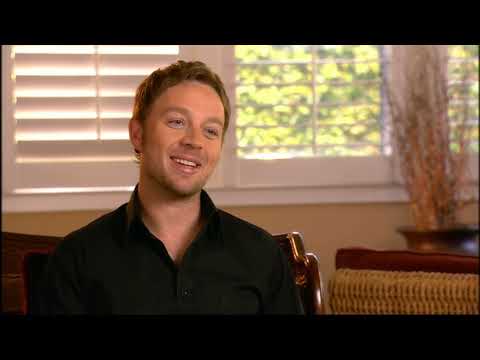 Darren Hayes discusses Savage Garden on "Love Is In The Air" TV show, ABC Australia, 2003