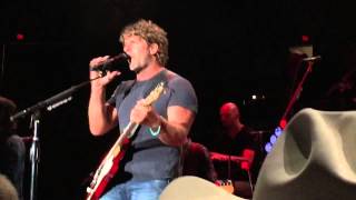 Billy Currington- That&#39;s How Country Boys Roll live in Spokane