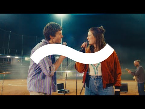 Video thumbnail for High Speed Kissing