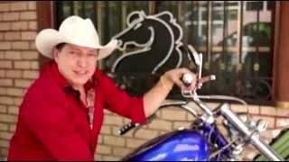 BRONCO (DETRAS DE CAMARAS SESIÓN DE FOTOS 2013)