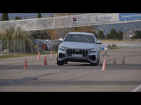 Audi Q8 2019 – Maniobra de esquiva (moose test) y eslalon | km77.com