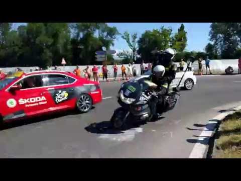 The Tour de France enters the Thielle chicane