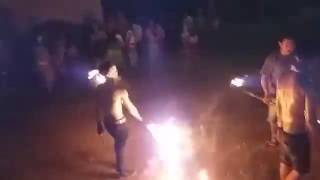 Download lagu Atraksi memutar api paling keren mp3 Download lagu Atraksi memutar api paling keren mp3