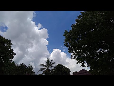 Dramatic Time Lapse of Sky Transitioning from Clear to Overcast