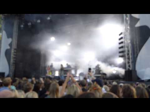 Robyn & La Bagatelle Magique - Love Is Free [feat. Maluca] (Popaganda - 2015-08-28)