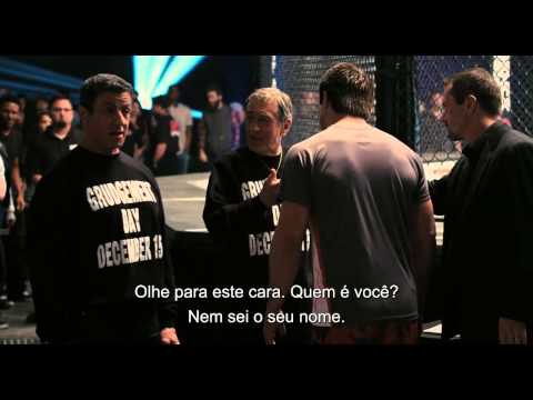 Chael Sonnen KO'd cage side by Sylvester Stallone while Robert De Niro watches