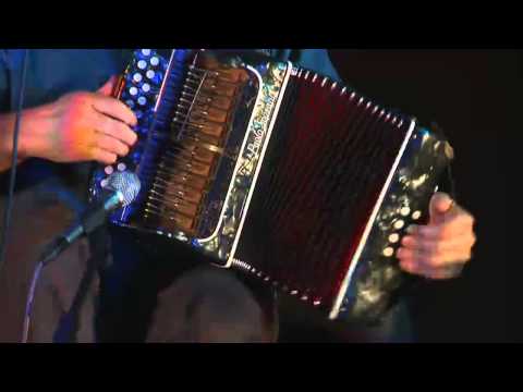 Traditional Irish Music from LiveTrad.com: Oisin Mac Diarmada, Seamus Begley and Michael McCague 1