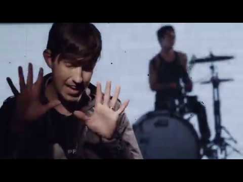 Mêlée - On the Movie Screen