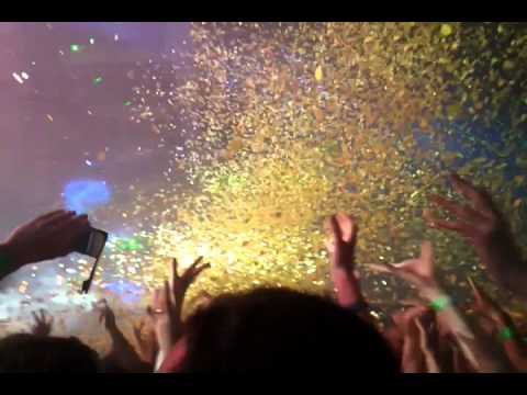 Fatboy Slim's final minutes at the Amex!