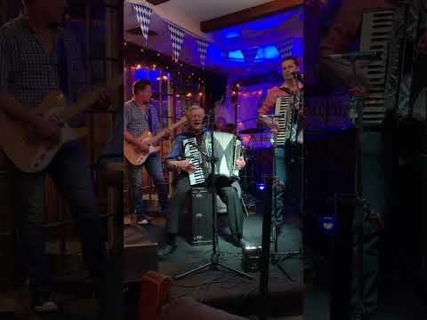 Cafe Polka - Canada’s Polka King Walter Ostanek with the Johnny Koenig Band