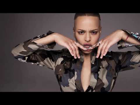 Suzanna Abdulla - Crumbs in the blanket (Сюзанна Абдулла - Крошки в одеяле ) Lyrics