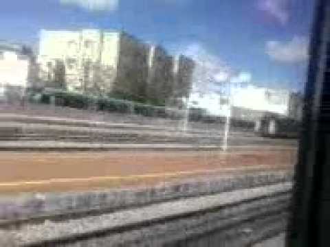 trem snft em partida da gare de tunis .mp4