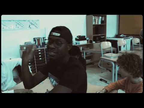 McJuni - Trust Issues (prod. Flowbeatzz) | (Mens Erger Je Niet NU op Spotify, Deezer, etc)