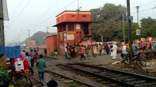 preview picture of video 'Dildar nagar bazaar railway crossing'