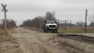 preview picture of video 'Canadian National Hi-Rail Truck'