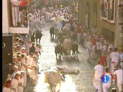 July 7 2009 encierro with Alcurrucén bulls in Pamplona