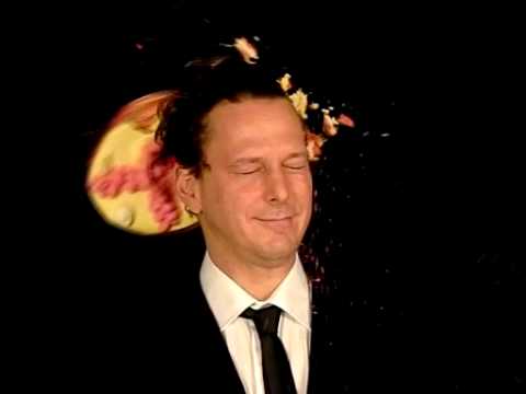 G-Stone gets caked - Rupert Huber