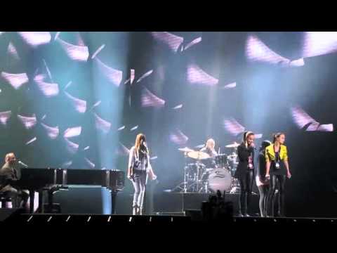 ESCKAZ live in Dusseldorf: TWiiNS (Slovakia) - I'm Still Alive - 1st rehearsal