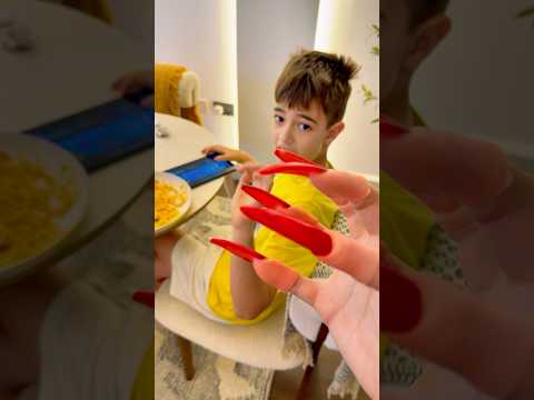 عملت مقلب الاطافر المرعبة بخلودة وكميت 😱