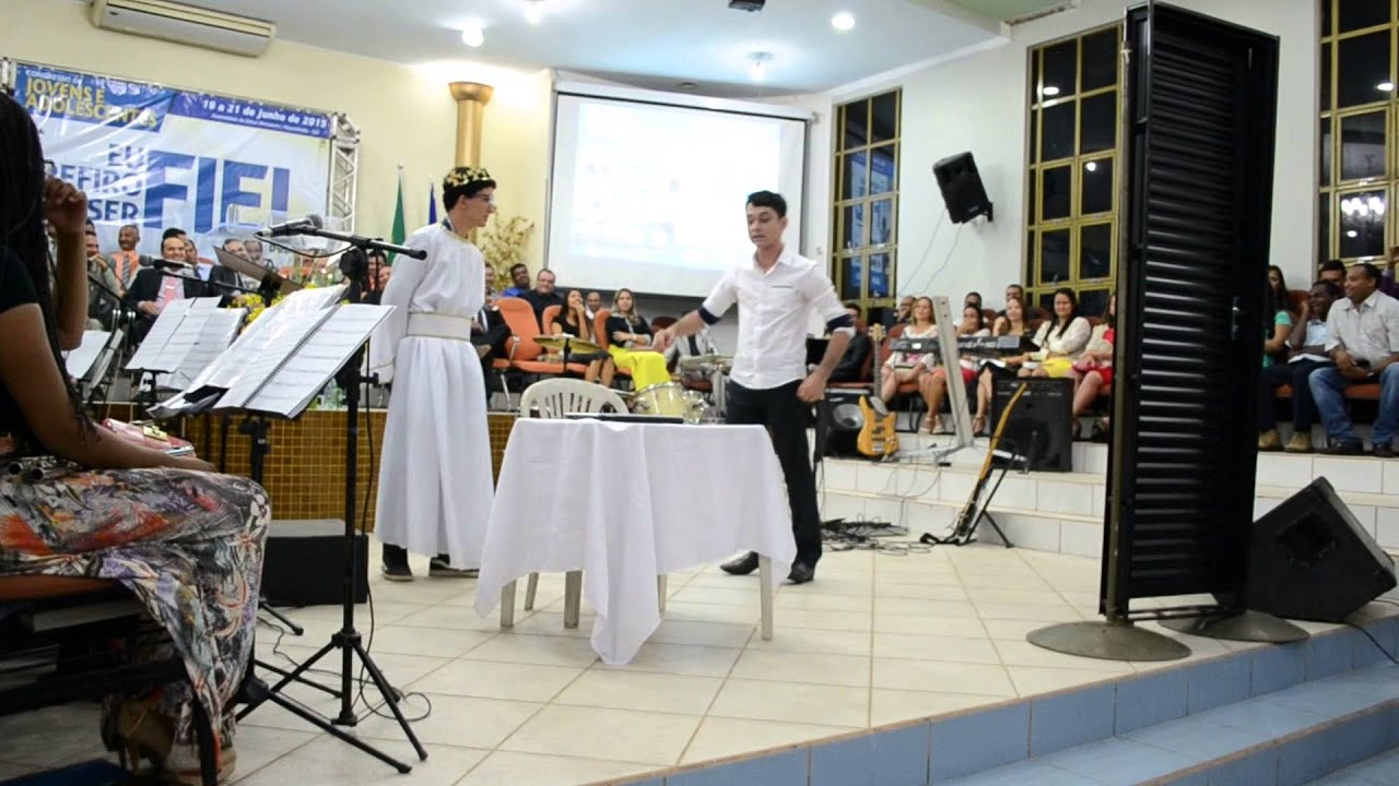 PEÇA E SE O DIABO BATESSE EM SUA PORTA?